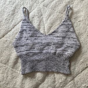 Gray knit material crop top 🤍